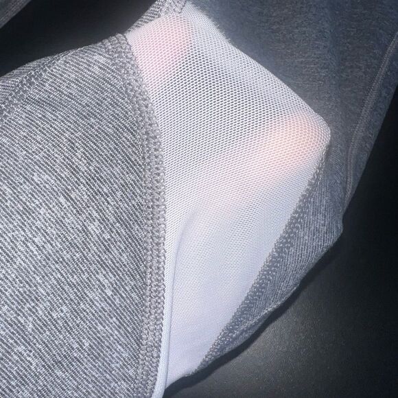 Aerie Women's Mesh Panel Cropped  Athletic Leggings Medium Gray & White NWOT - Picture 3 of 8